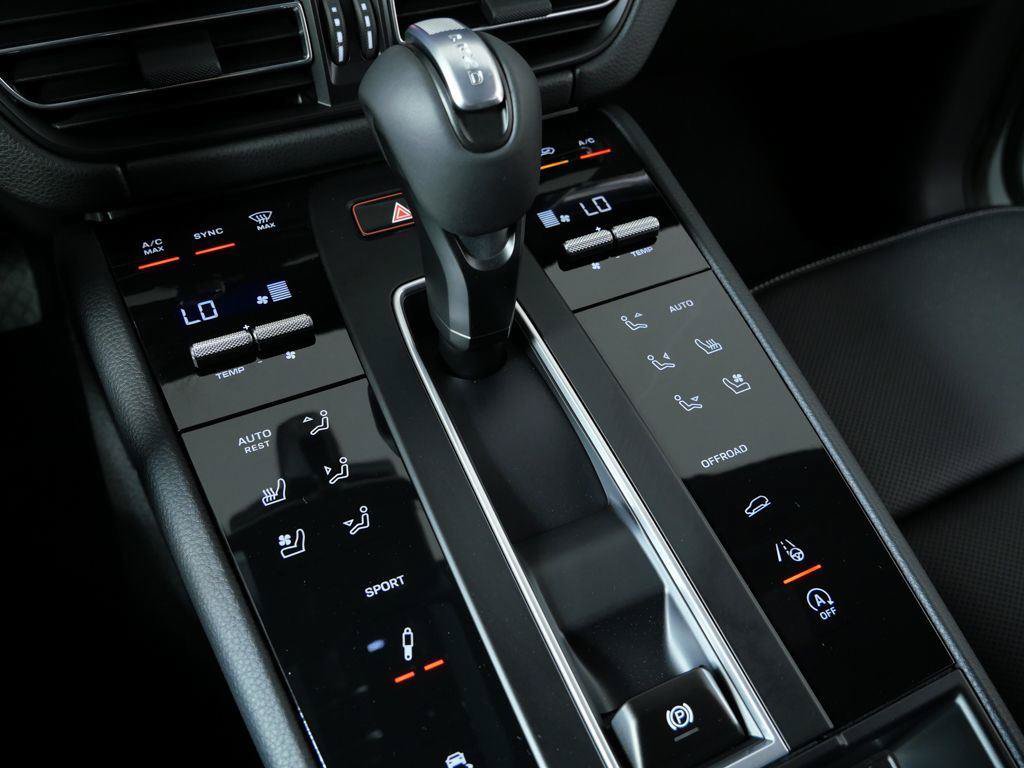 New 2026 Porsche Macan S AWD/4WD image 13