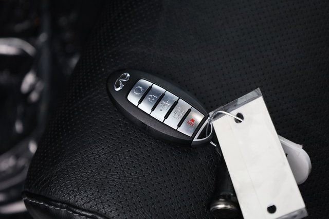 Used 2024 INFINITI QX80 Luxe image 32