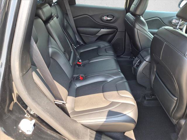 Used 2020 Jeep Cherokee Latitude Plus w/ Cold Weather Group AWD/4WD image 22