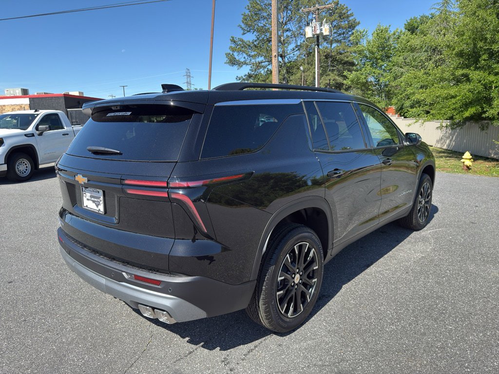 New 2026 Chevrolet Traverse LT w/ Sun and Wheel Package FWD image 5