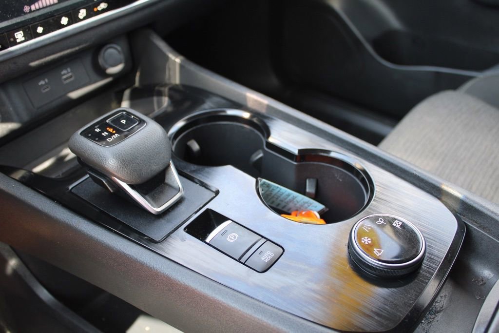 Used 2023 Nissan Rogue SV image 33