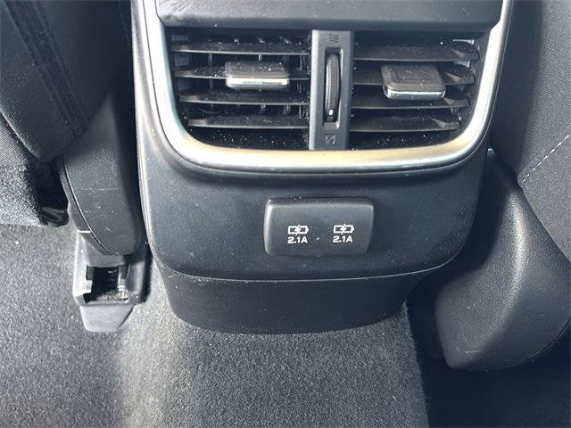Used 2022 Subaru Outback Premium image 16