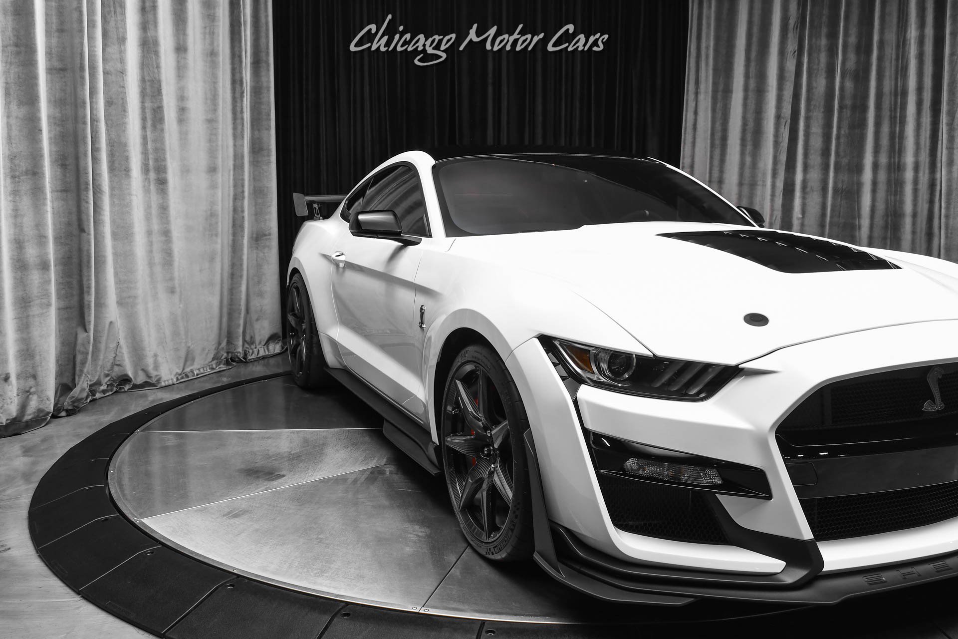 Used 2022 Ford Mustang Shelby GT500 w/ Carbon Fiber Track Pack RWD image 46