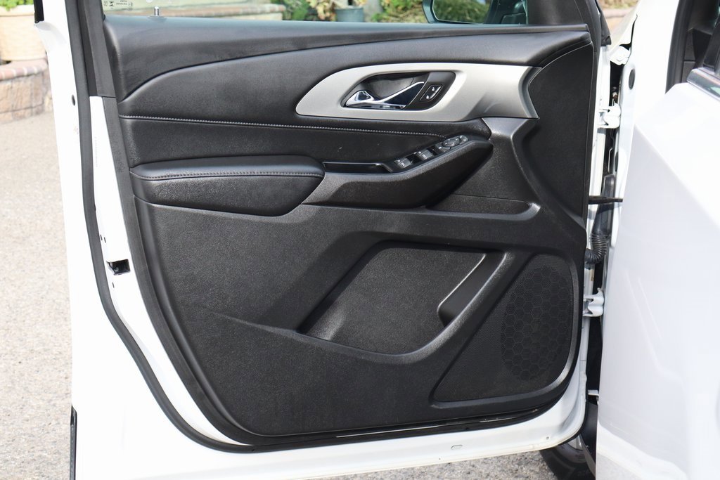 Used 2023 Chevrolet Traverse LT image 15