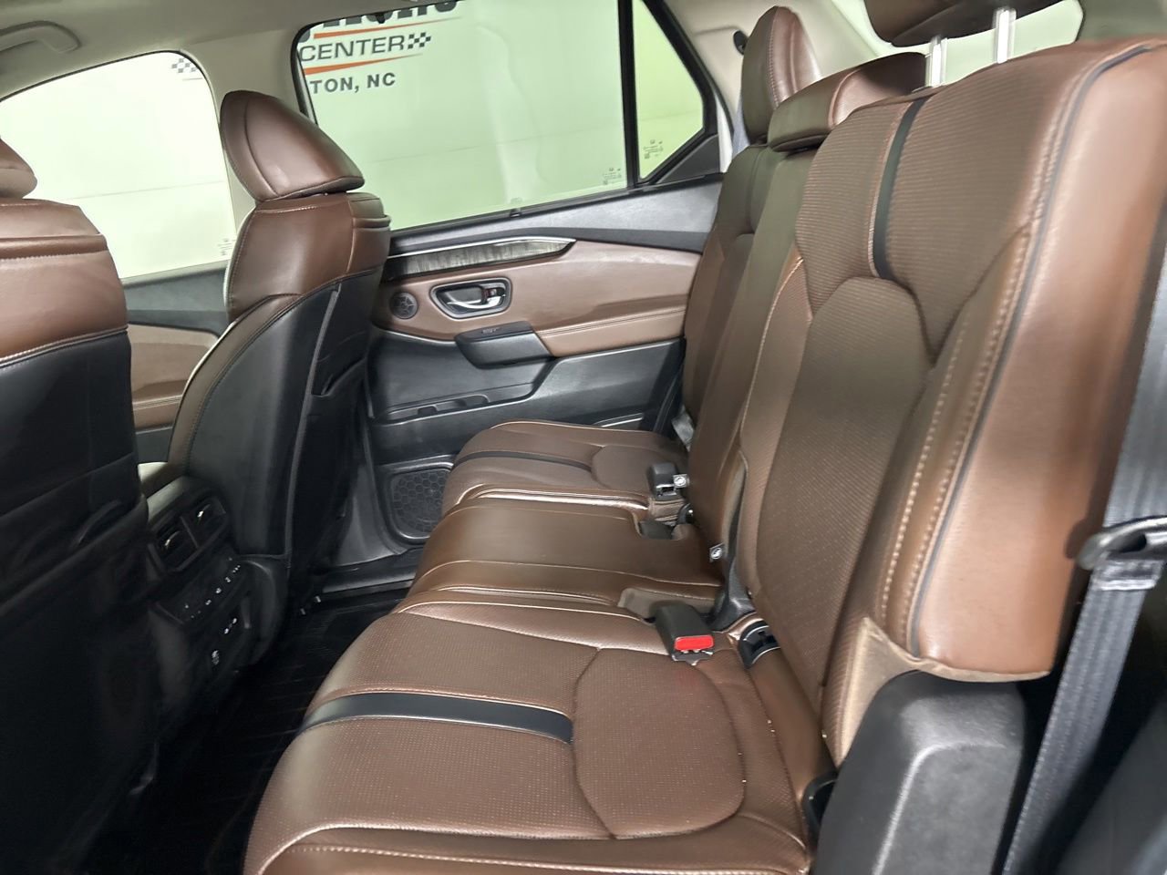 Used 2025 Honda Pilot Elite image 23