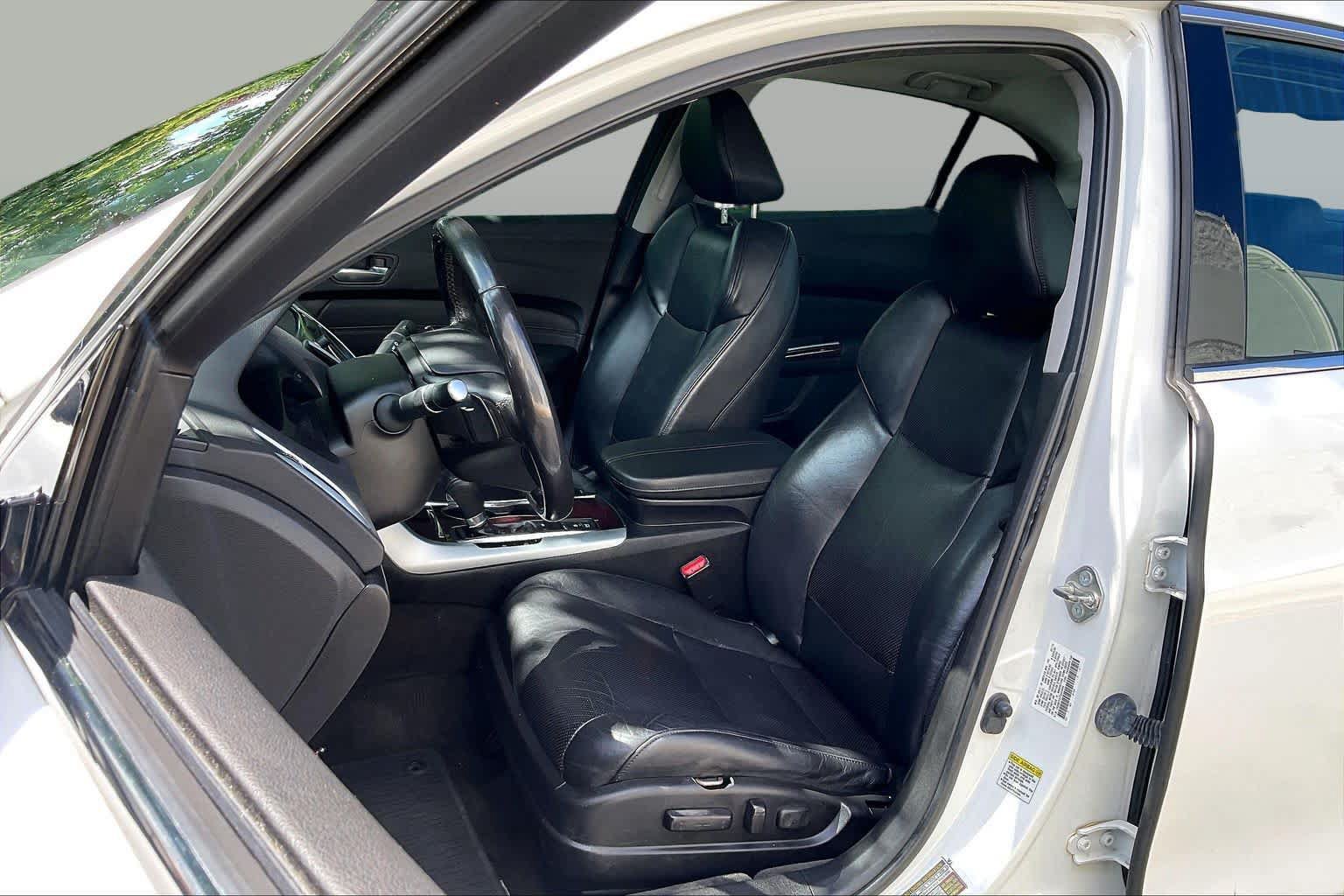 Used 2015 Acura TLX w/ Technology Package FWD image 7