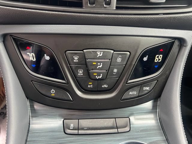 Used 2020 Buick Envision Essence FWD image 30