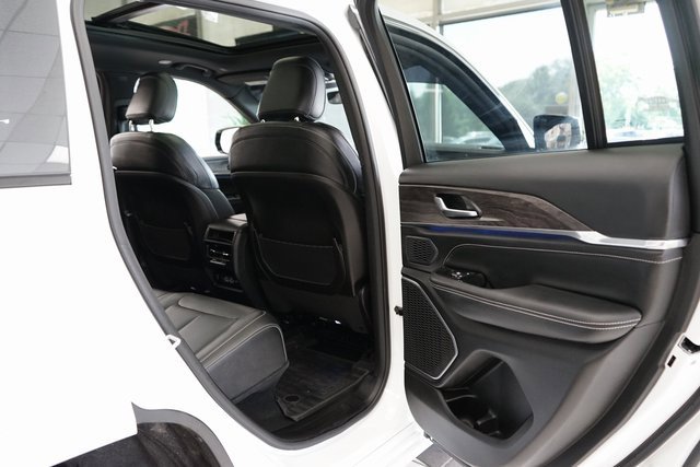 Used 2023 Jeep Grand Cherokee Overland image 49