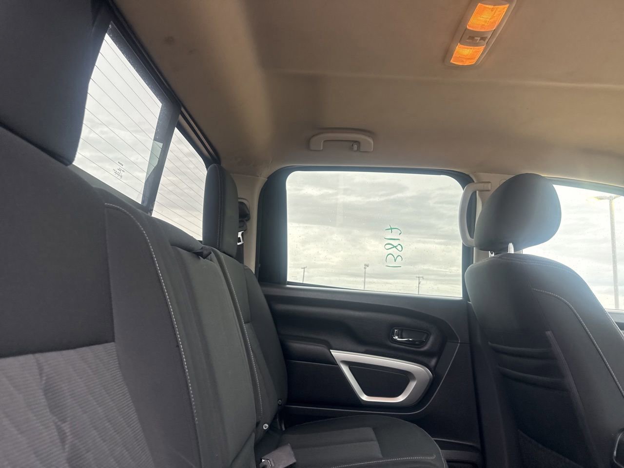 Used 2018 Nissan Titan SV w/ SV Convenience Package RWD image 30