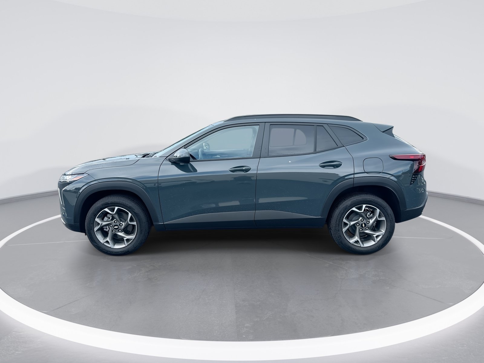 Used 2025 Chevrolet Trax LT w/ Driver Confidence Package FWD image 6