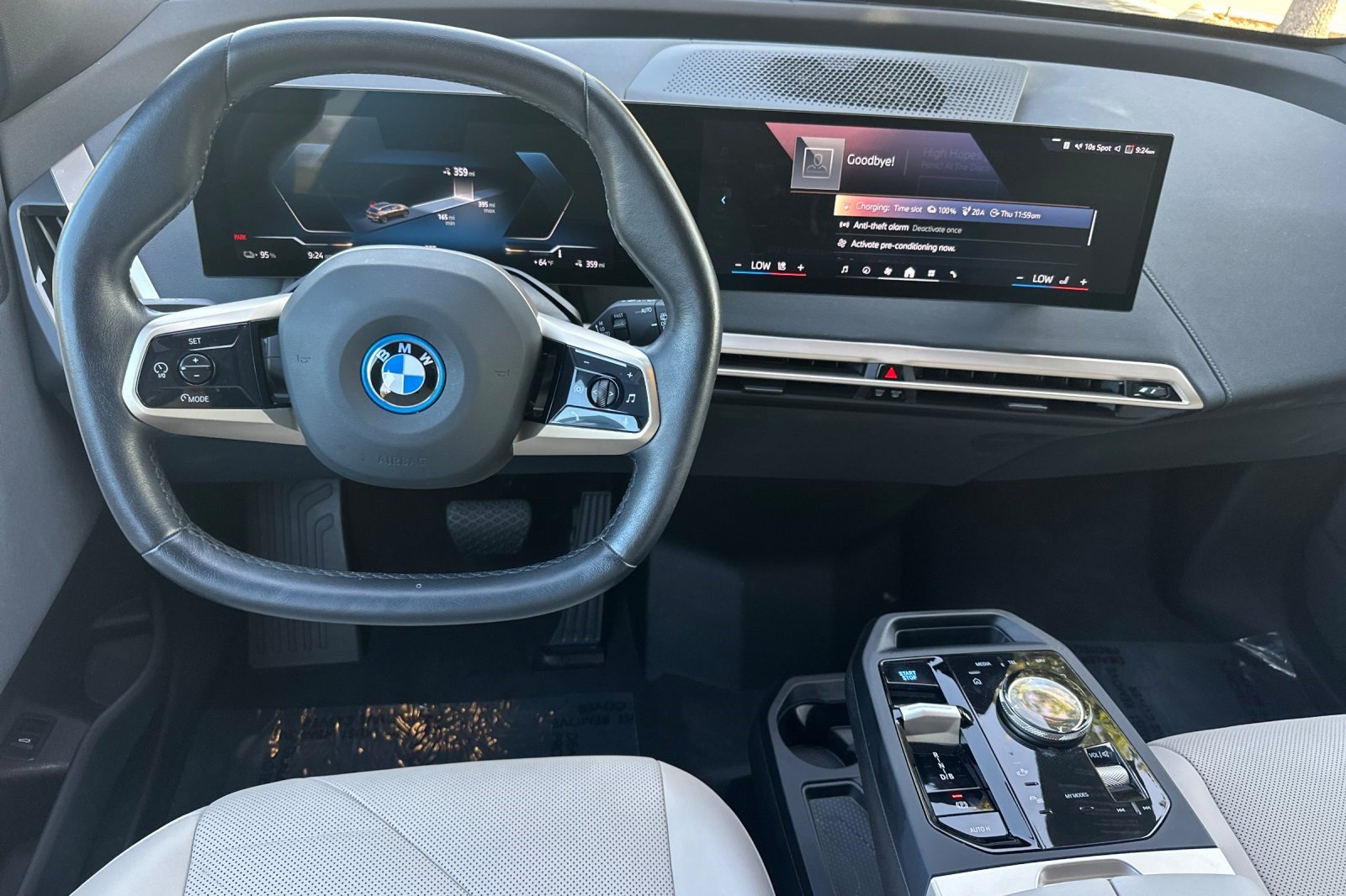 Used 2024 BMW iX xDrive50 w/ Sport Package AWD/4WD image 18