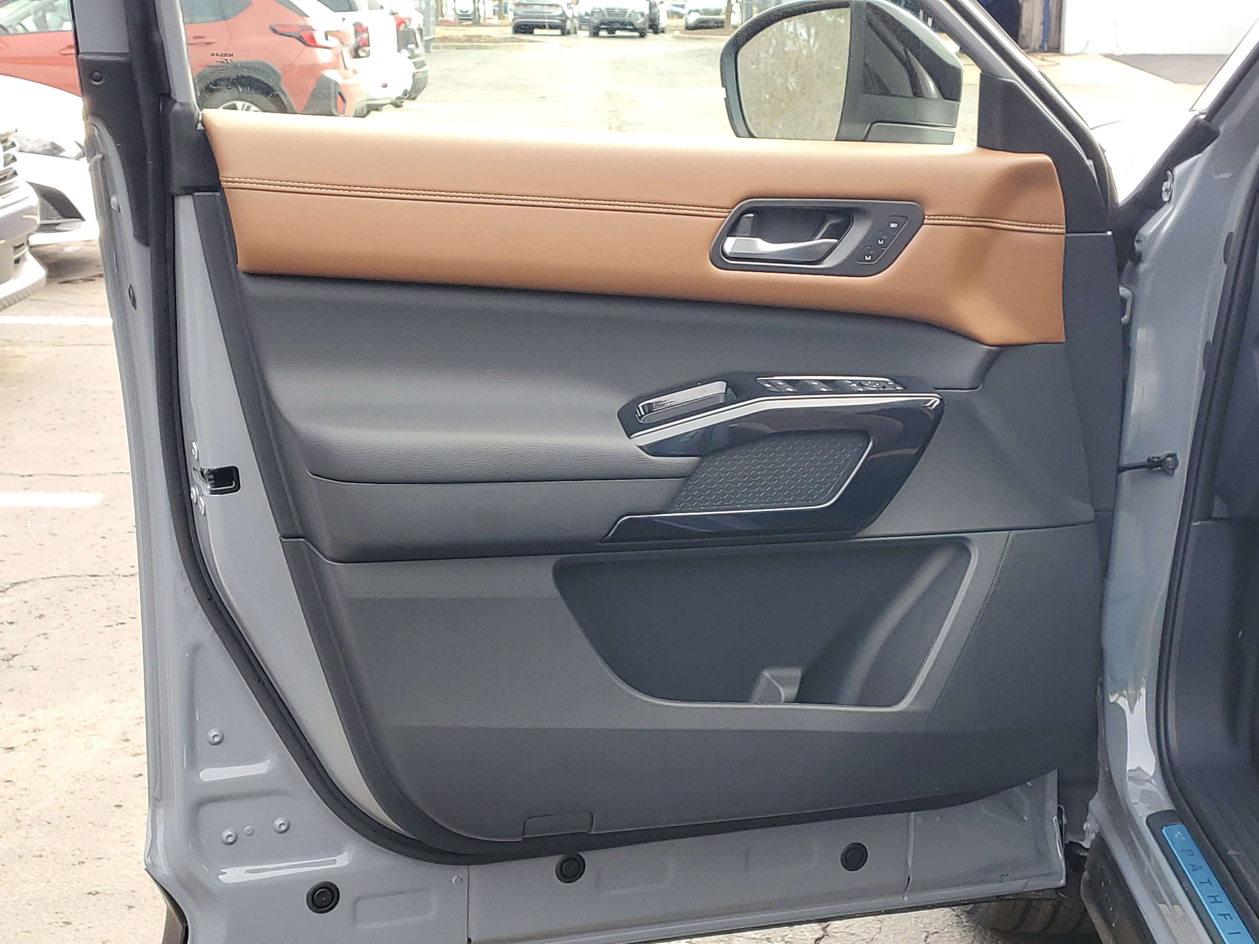 New 2026 Nissan Pathfinder Platinum image 22