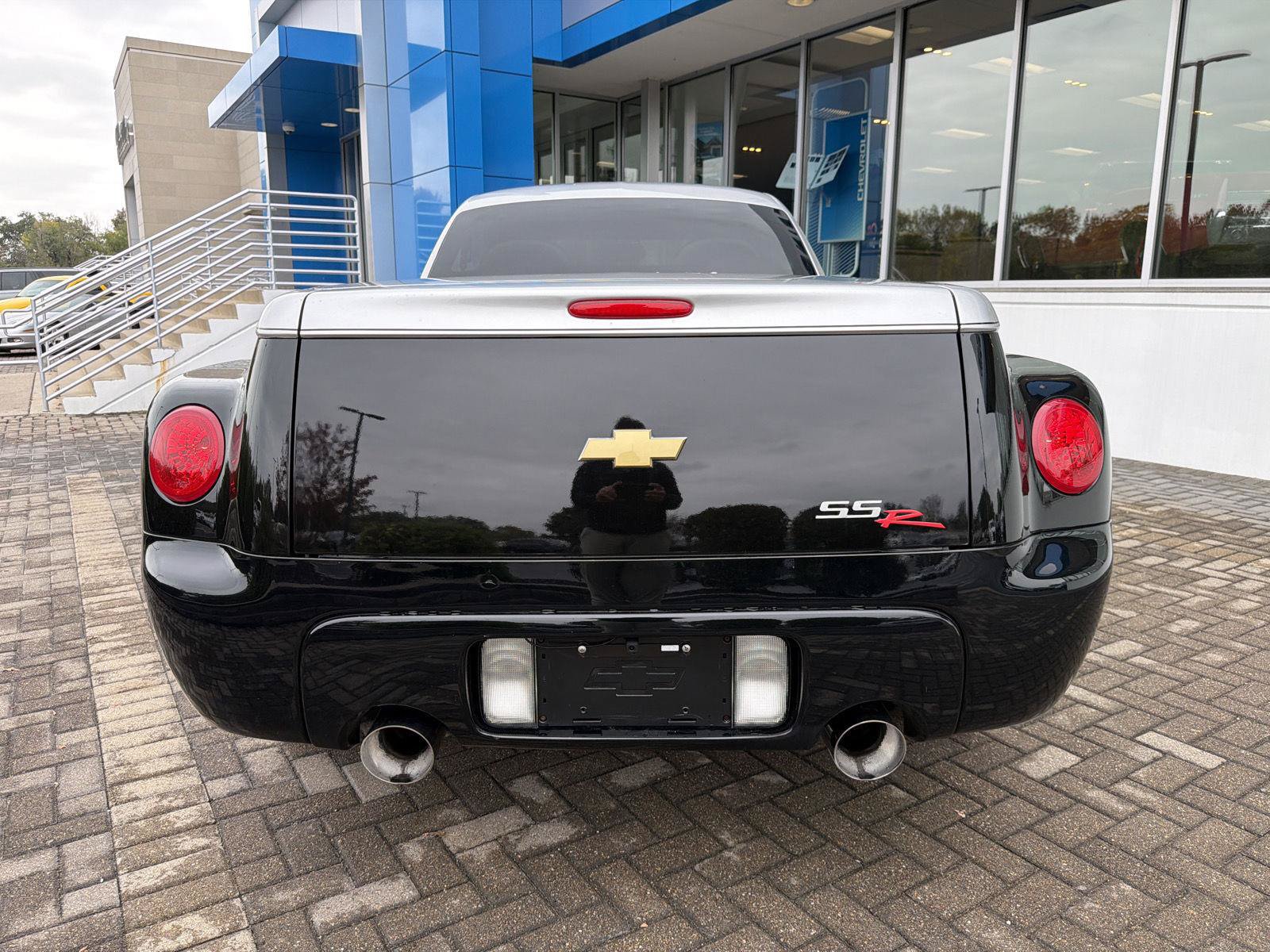 Used 2006 Chevrolet SSR w/ Preferred Equipment Group RWD image 4