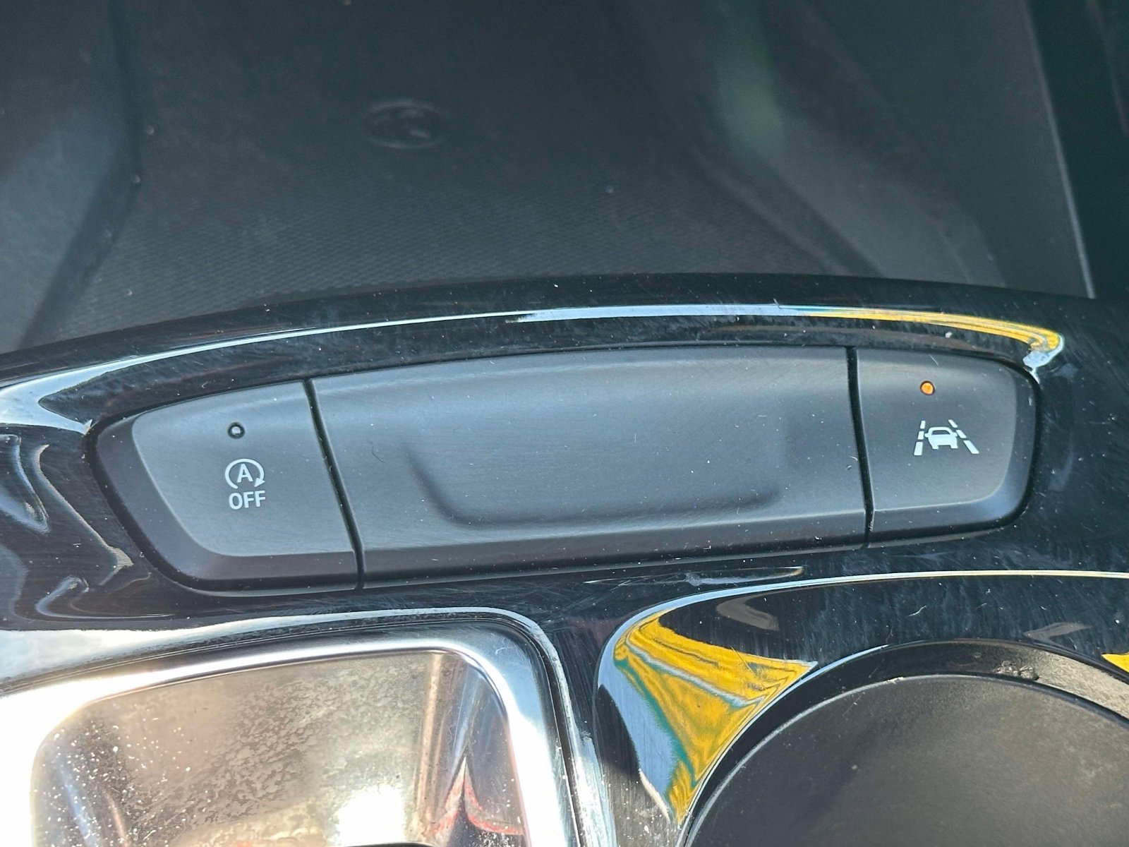 Used 2024 Chevrolet Trax RS w/ Sunroof Package FWD image 31
