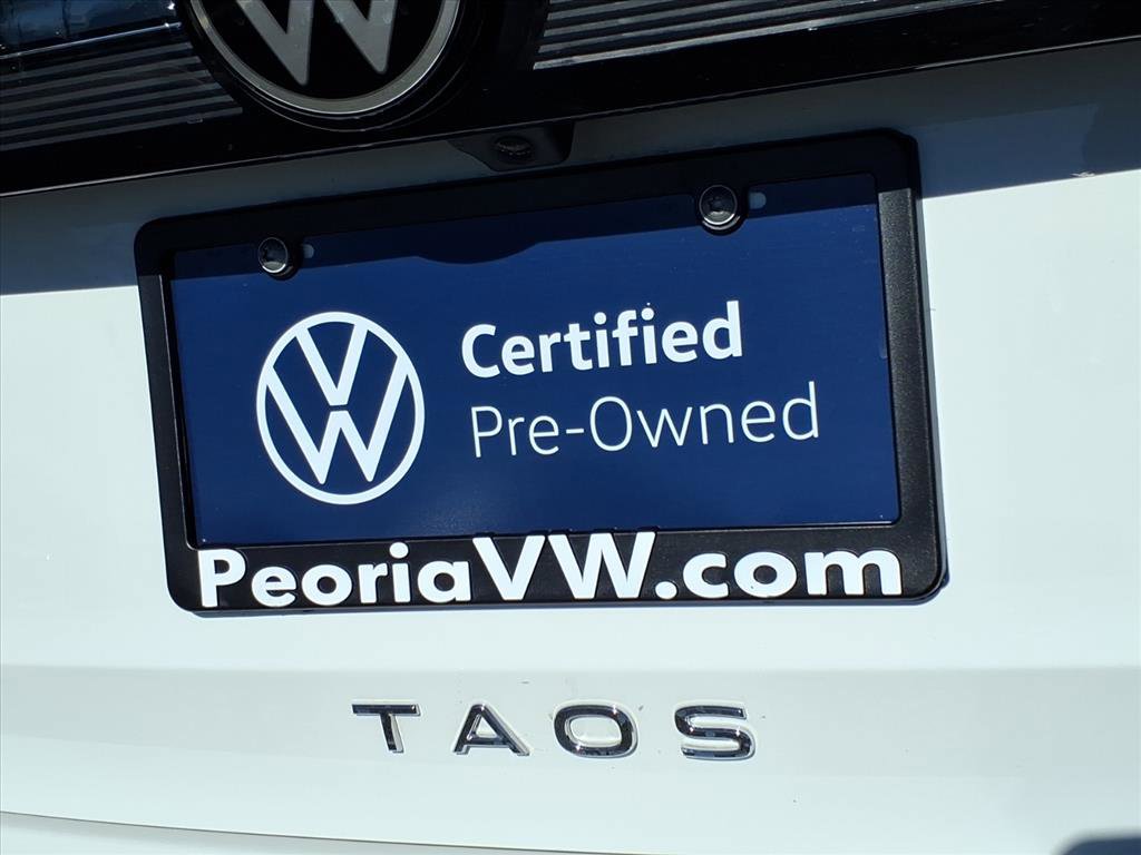 Certified 2025 Volkswagen Taos SE image 15