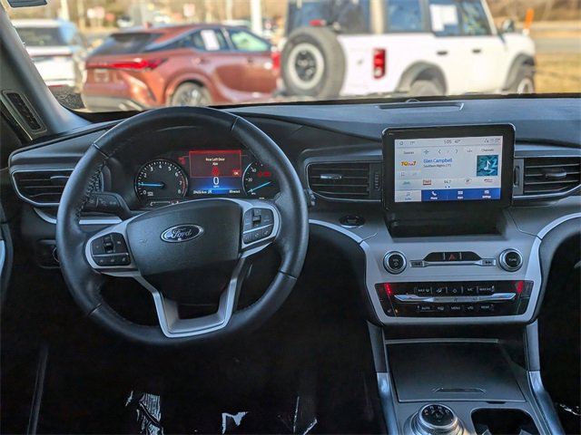 Used 2023 Ford Explorer XLT w/ Equipment Group 202A image 28