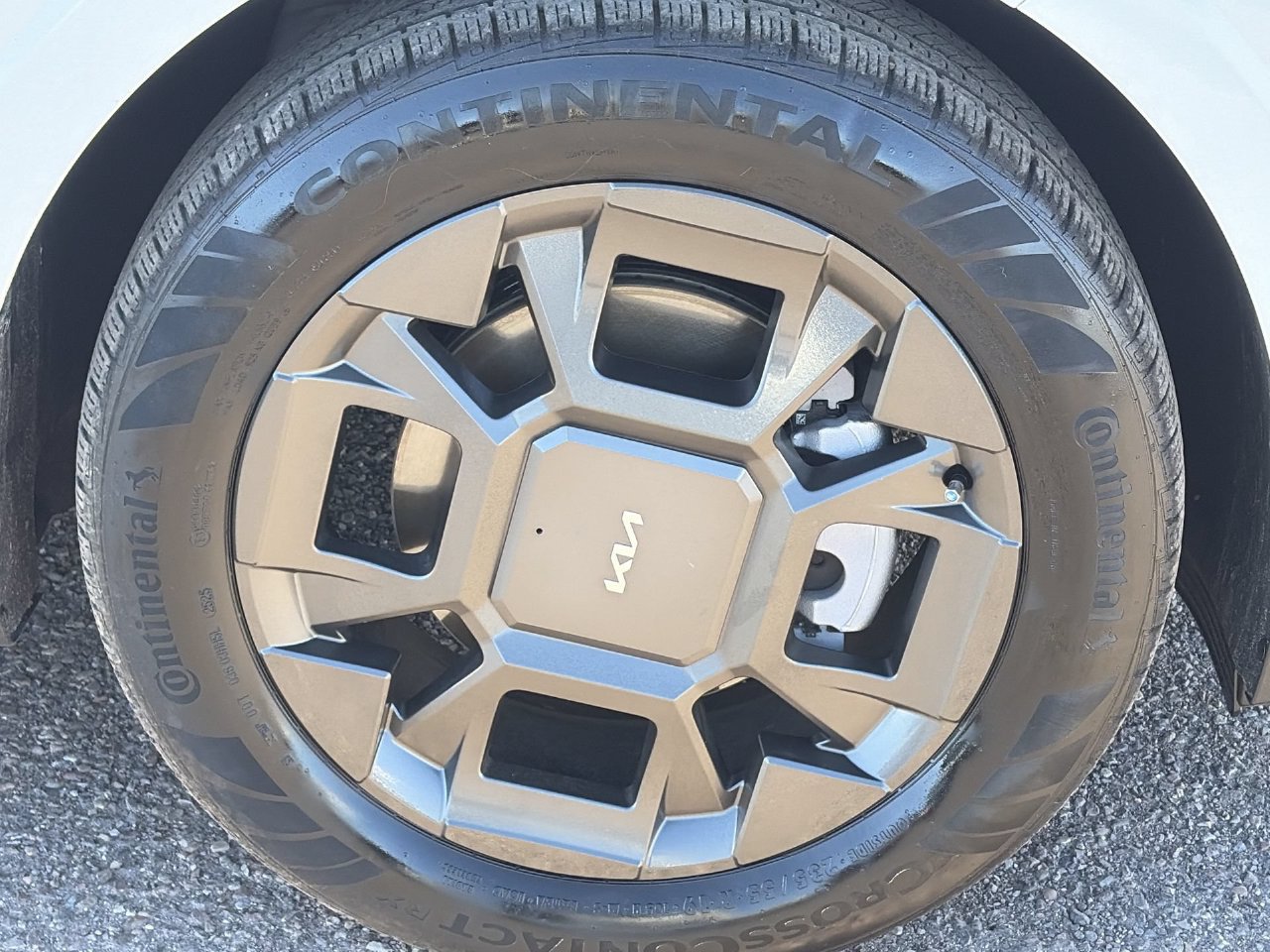 Certified 2026 Kia Carnival EX FWD image 9
