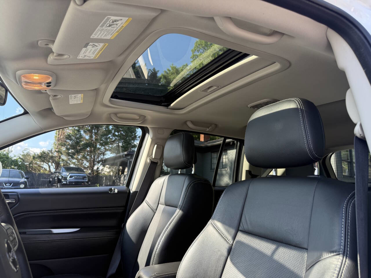 Used 2017 Jeep Compass High Altitude AWD/4WD image 22