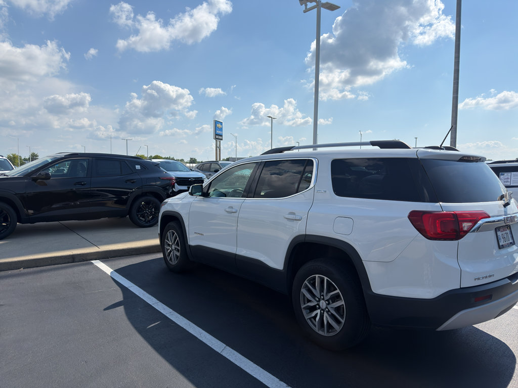 Used 2017 GMC Acadia SLE w/ Driver Alert Package I FWD image 3