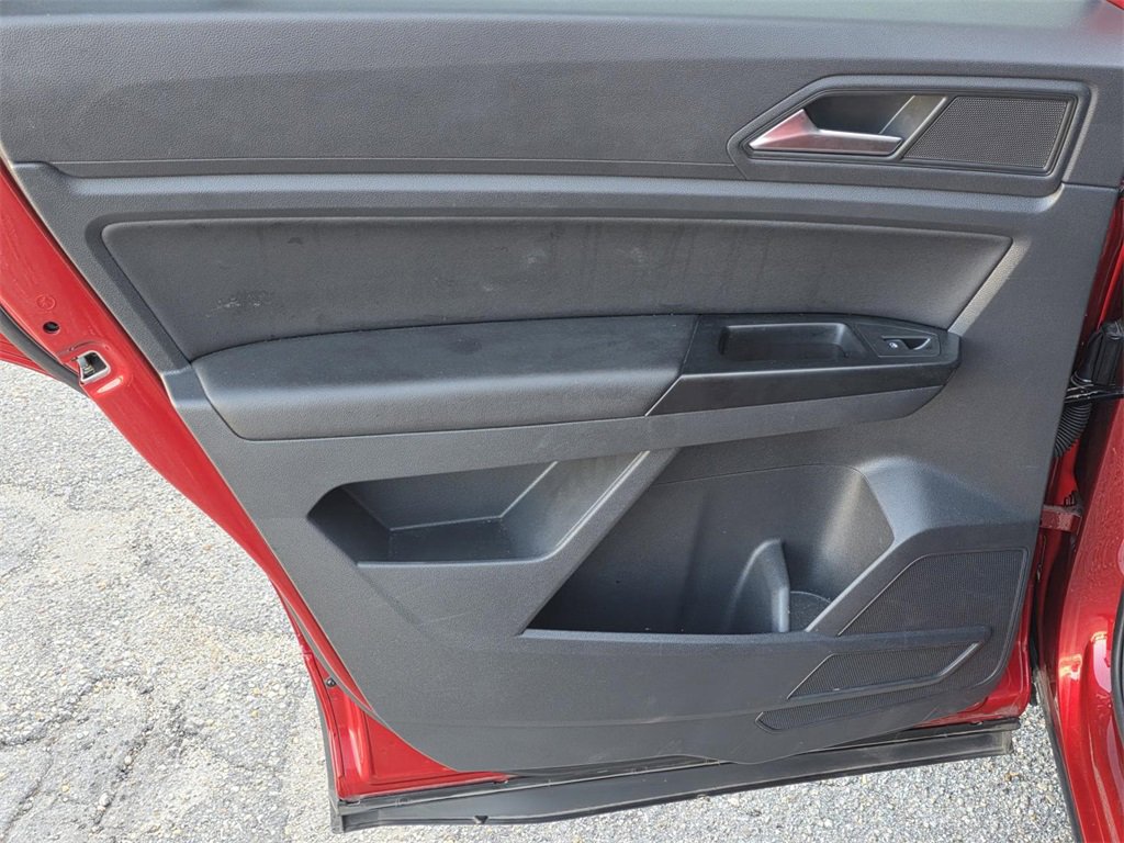 Used 2020 Volkswagen Atlas Cross Sport SE w/ Panoramic Sunroof Package image 35