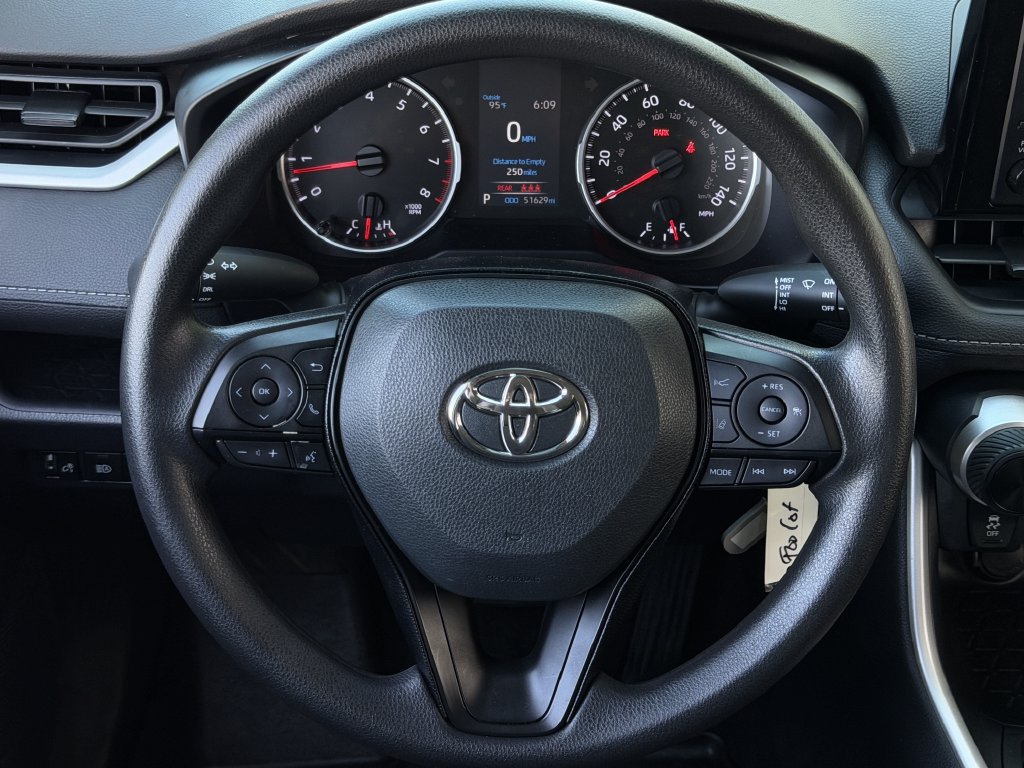 Used 2020 Toyota RAV4 LE FWD image 13