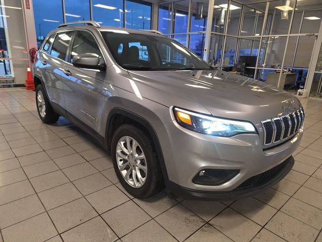 Used 2019 Jeep Cherokee Latitude w/ Popular Appearance Group image 2