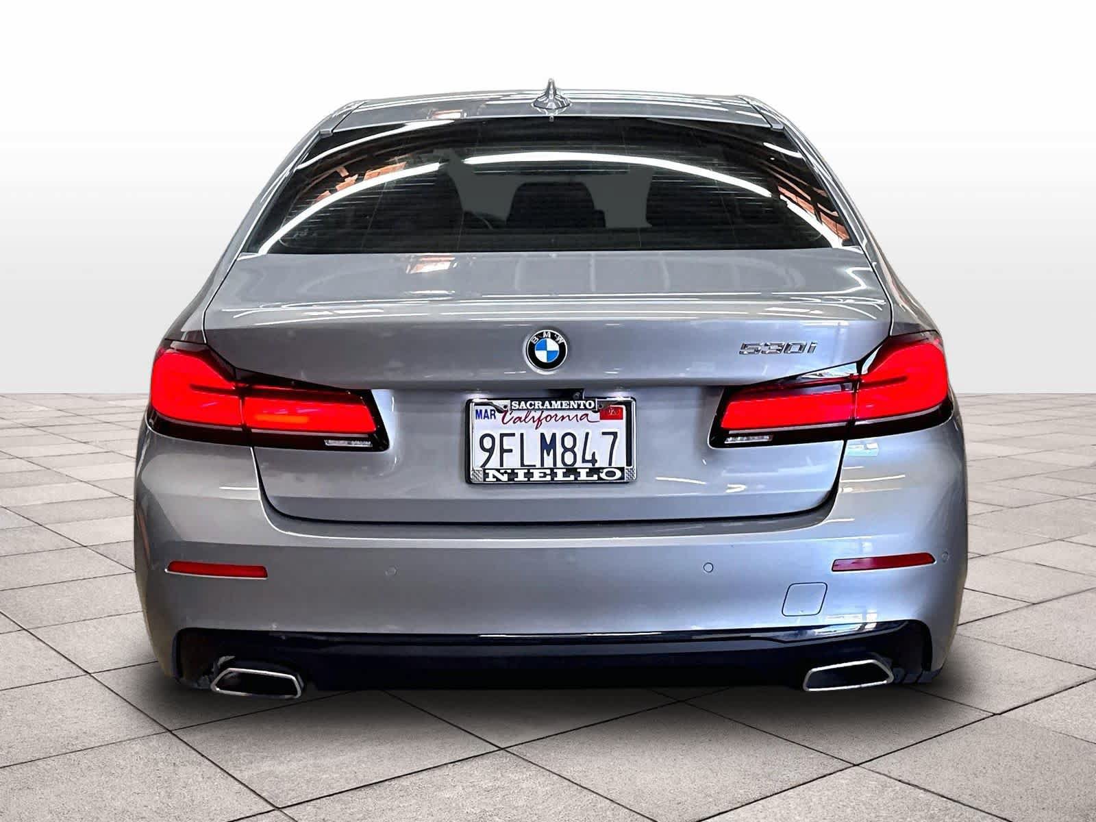 Used 2023 BMW 530i w/ Premium Package RWD image 7