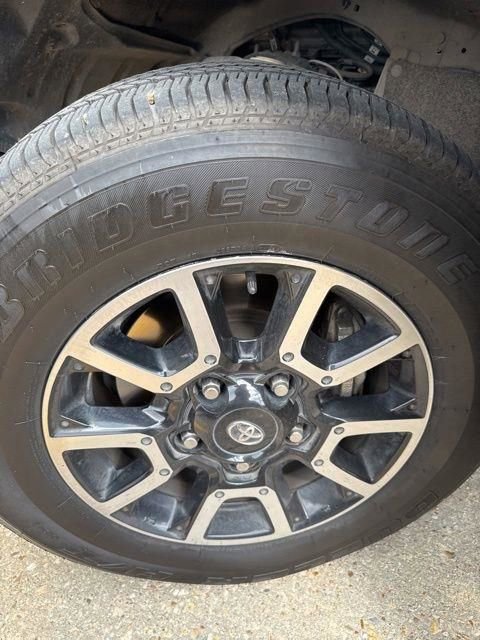 Used 2016 Toyota Tundra Limited w/ Limited Premium Package image 27