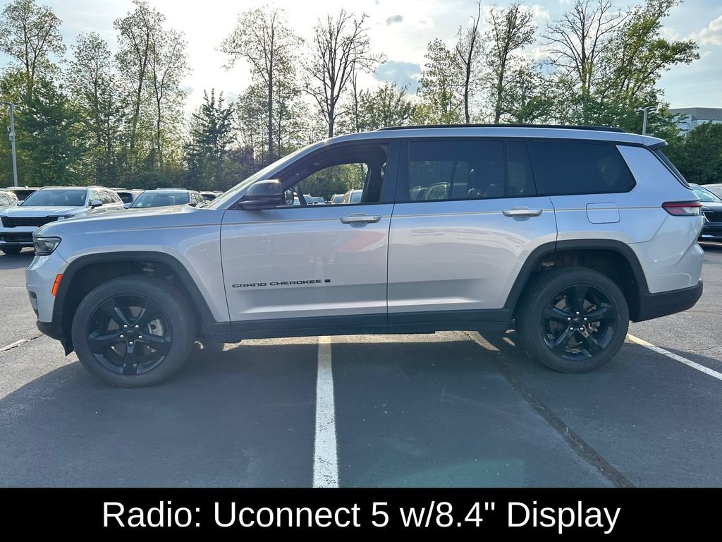 Used 2023 Jeep Grand Cherokee L Laredo AWD/4WD image 5