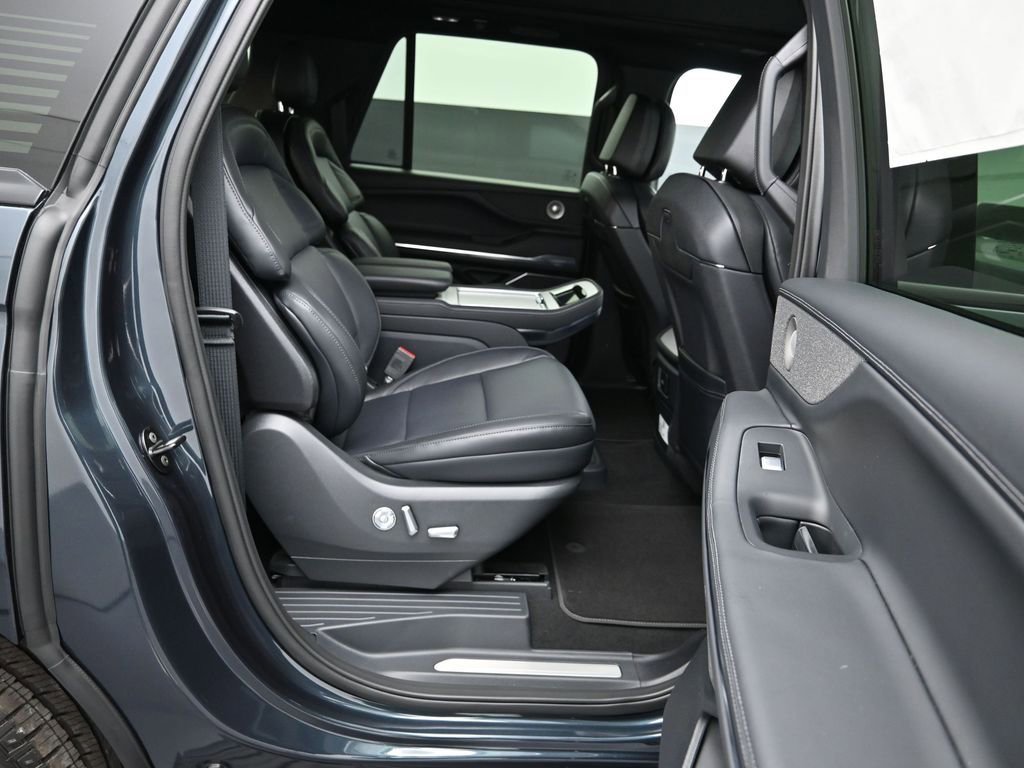 New 2026 Lincoln Navigator L Reserve AWD/4WD image 26