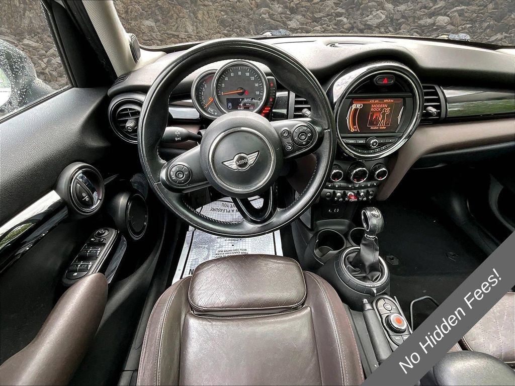 Used 2016 MINI Cooper 4-Door Hardtop w/ Premium Package FWD image 5