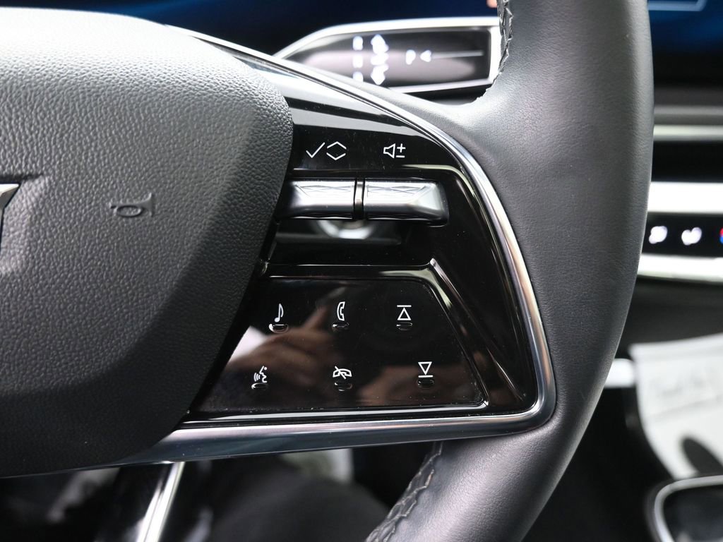 Used 2024 Cadillac Lyriq Tech image 19