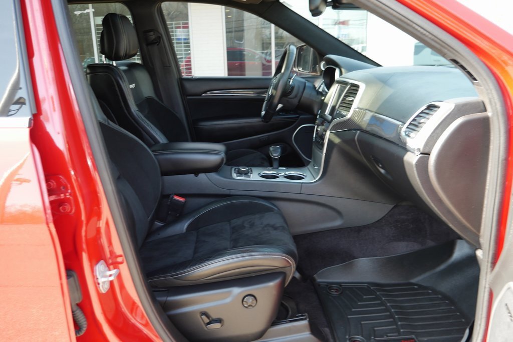 Used 2015 Jeep Grand Cherokee SRT w/ Luxury Group II image 36