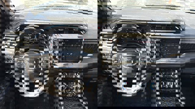 Used 2024 GMC Yukon Denali image 28