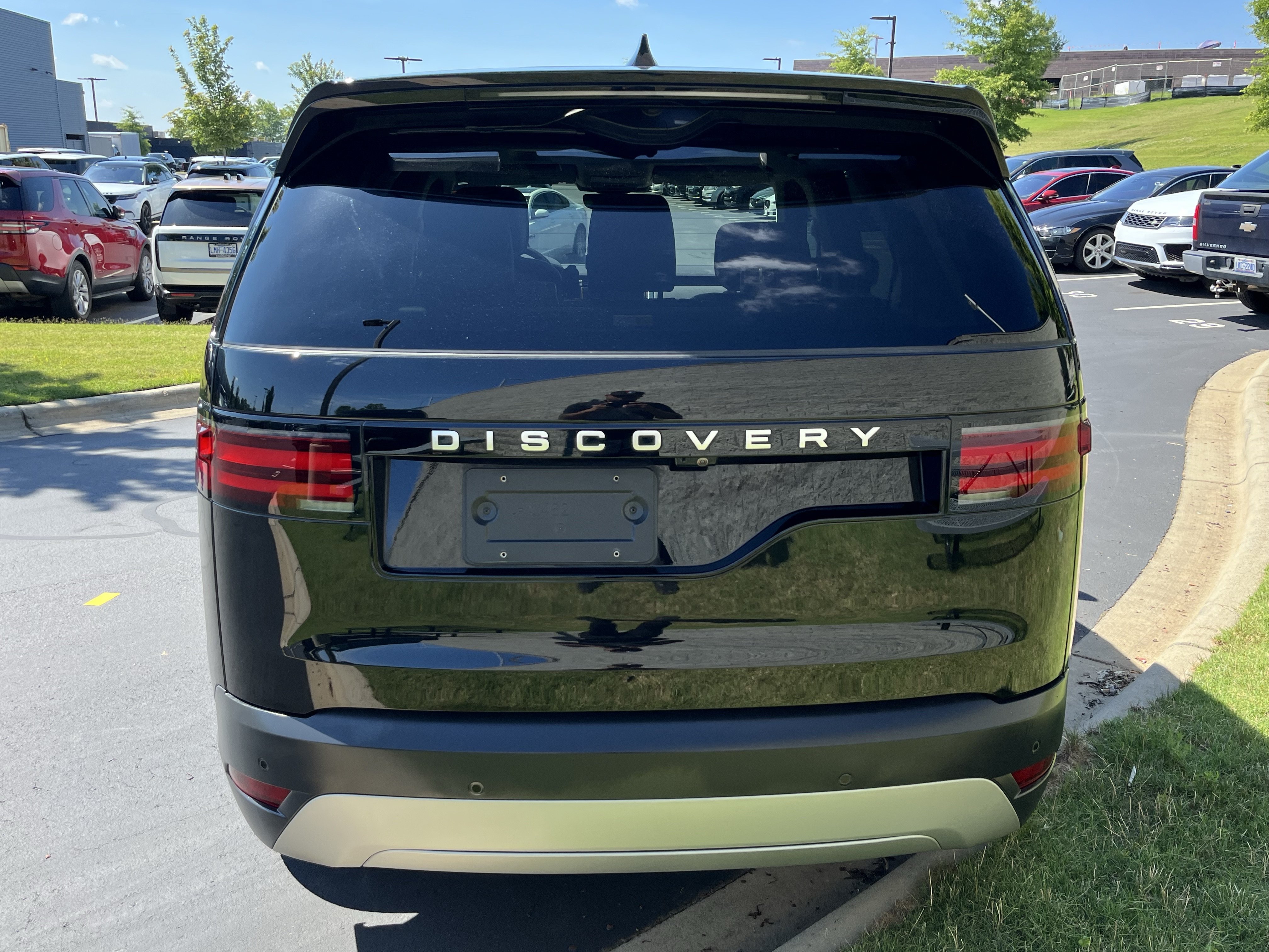 Certified 2024 Land Rover Discovery S AWD/4WD image 6