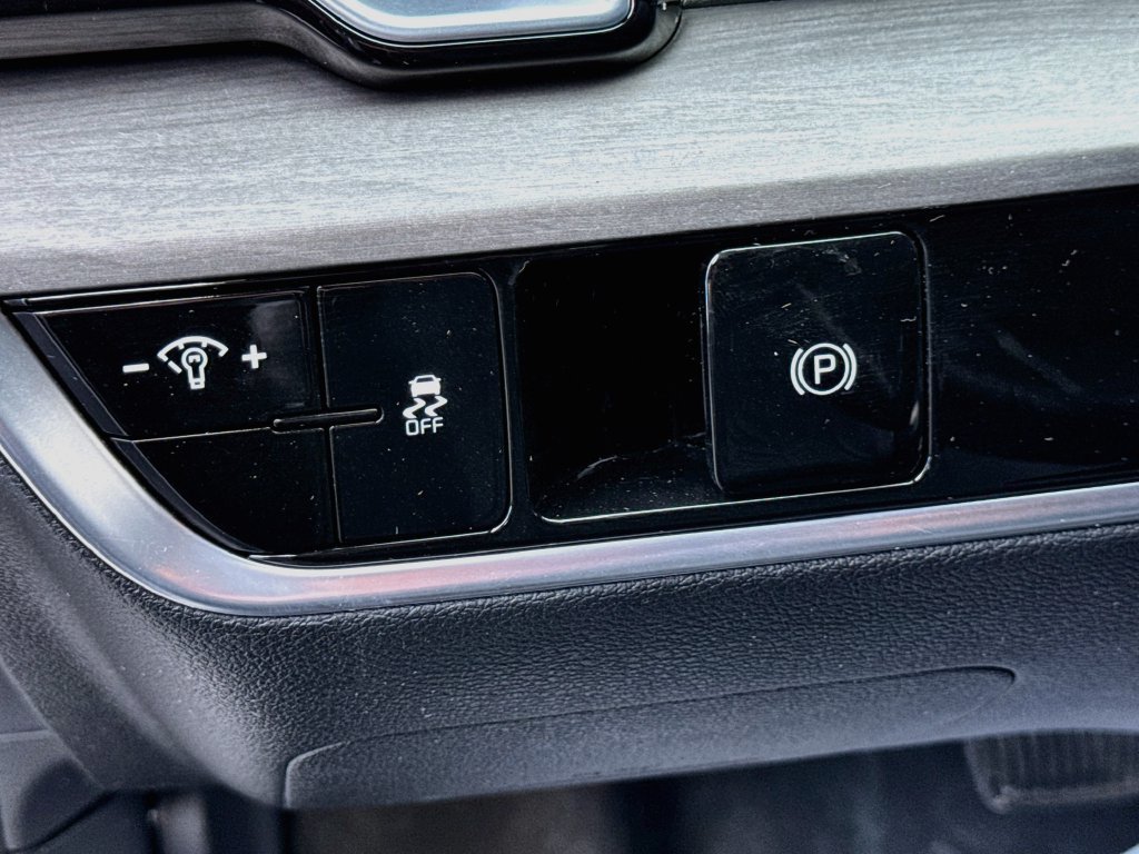 Certified 2025 Kia Sportage X-Line AWD/4WD image 13
