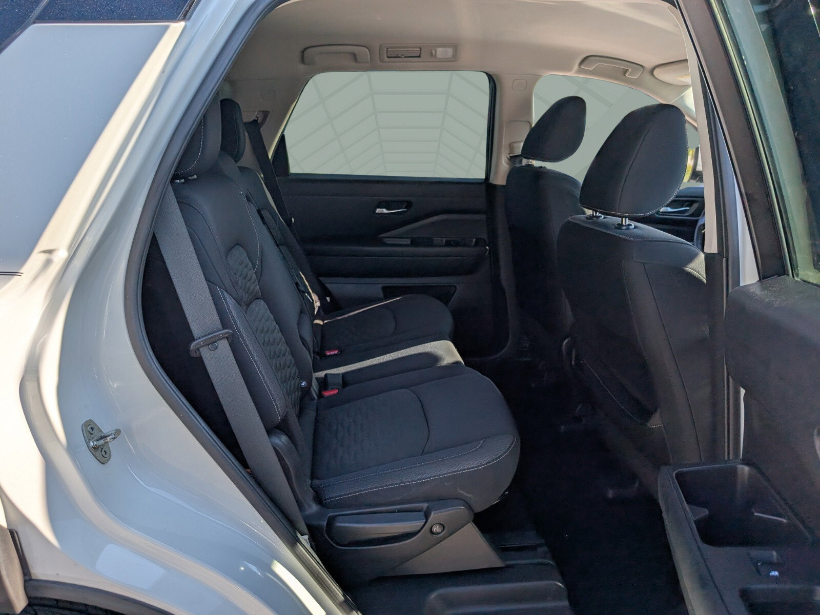 Used 2022 Nissan Pathfinder SV image 14