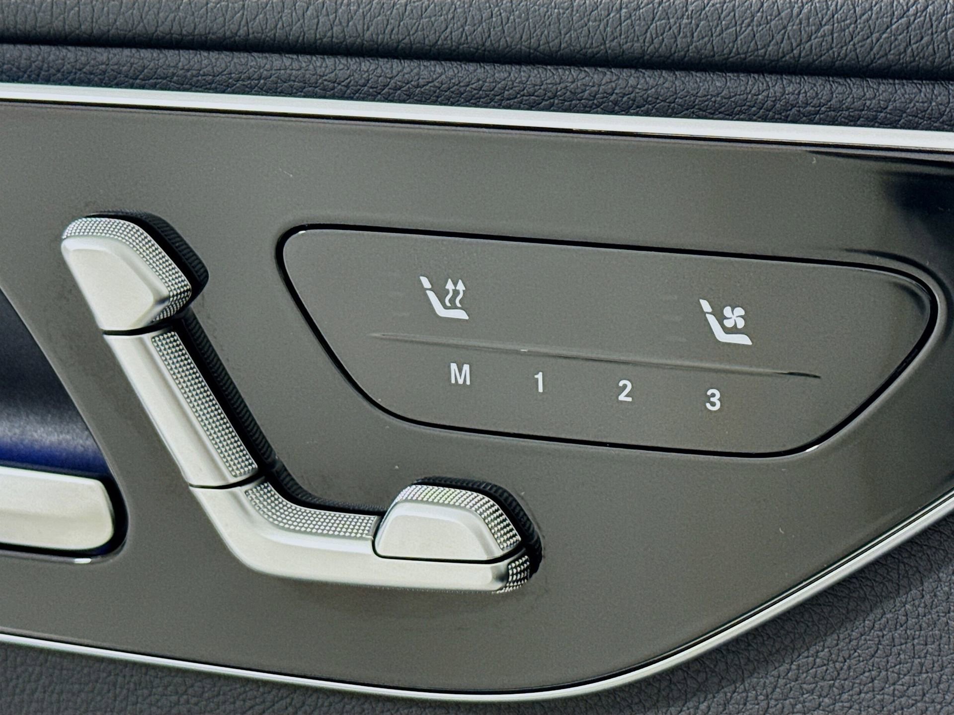 Certified 2025 Mercedes-Benz C 300 Sedan image 22