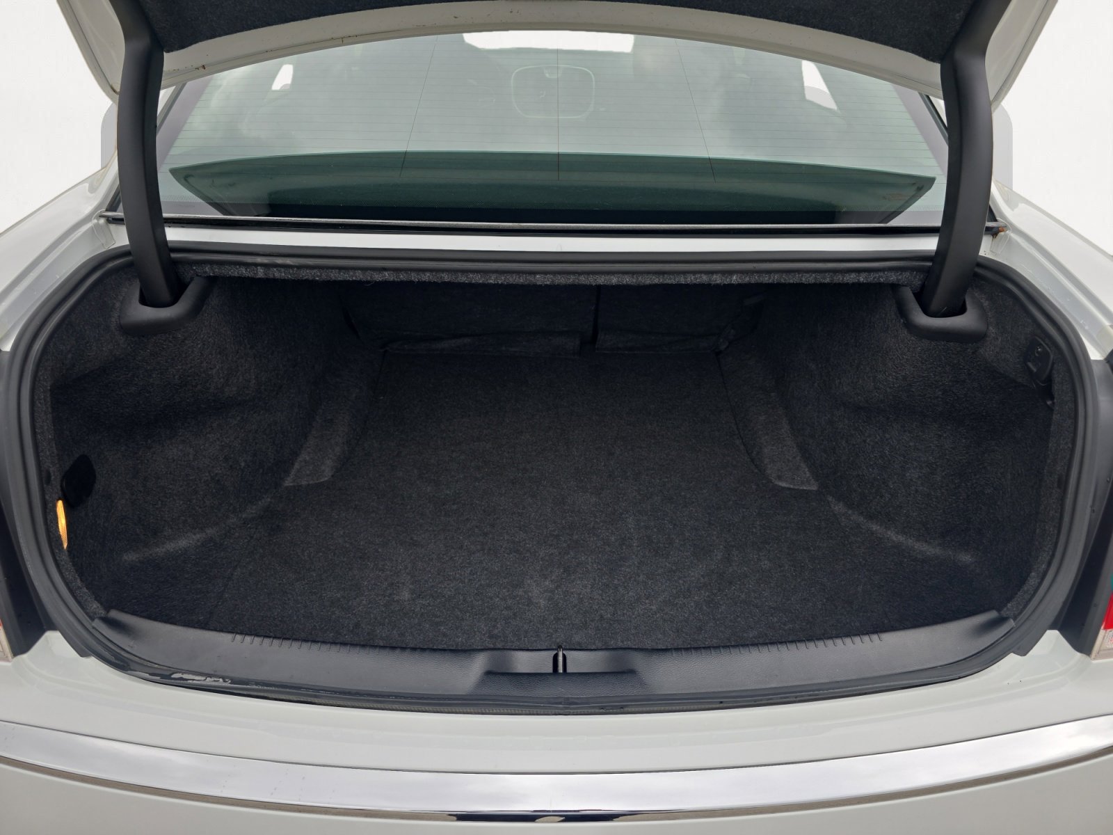 Used 2023 Chrysler 300 Touring RWD image 12