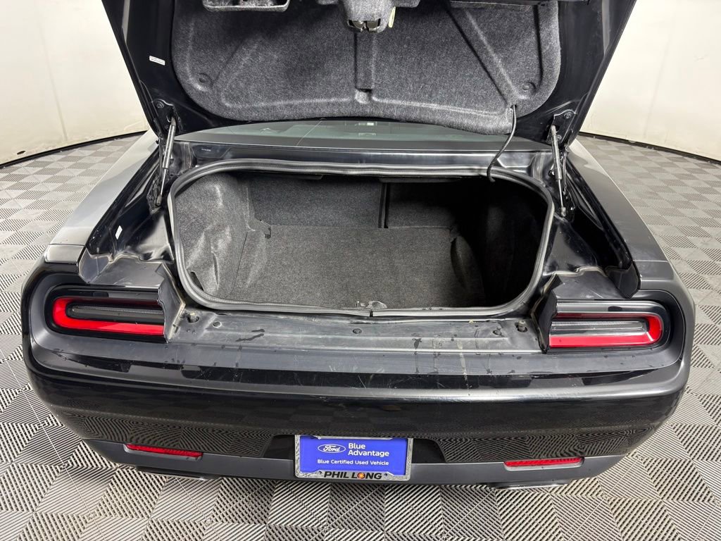 Used 2022 Dodge Challenger SXT w/ Blacktop Package image 28
