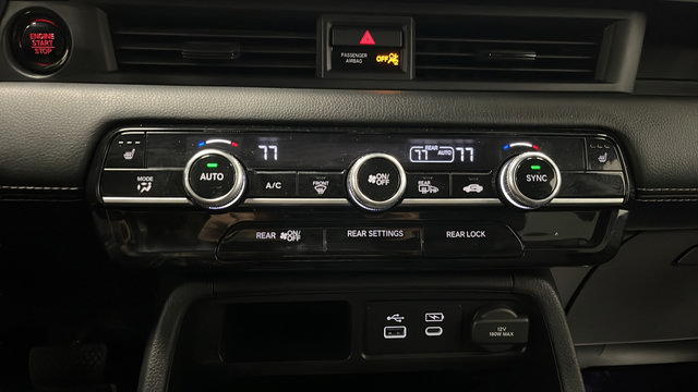 Used 2024 Honda Pilot Touring image 18