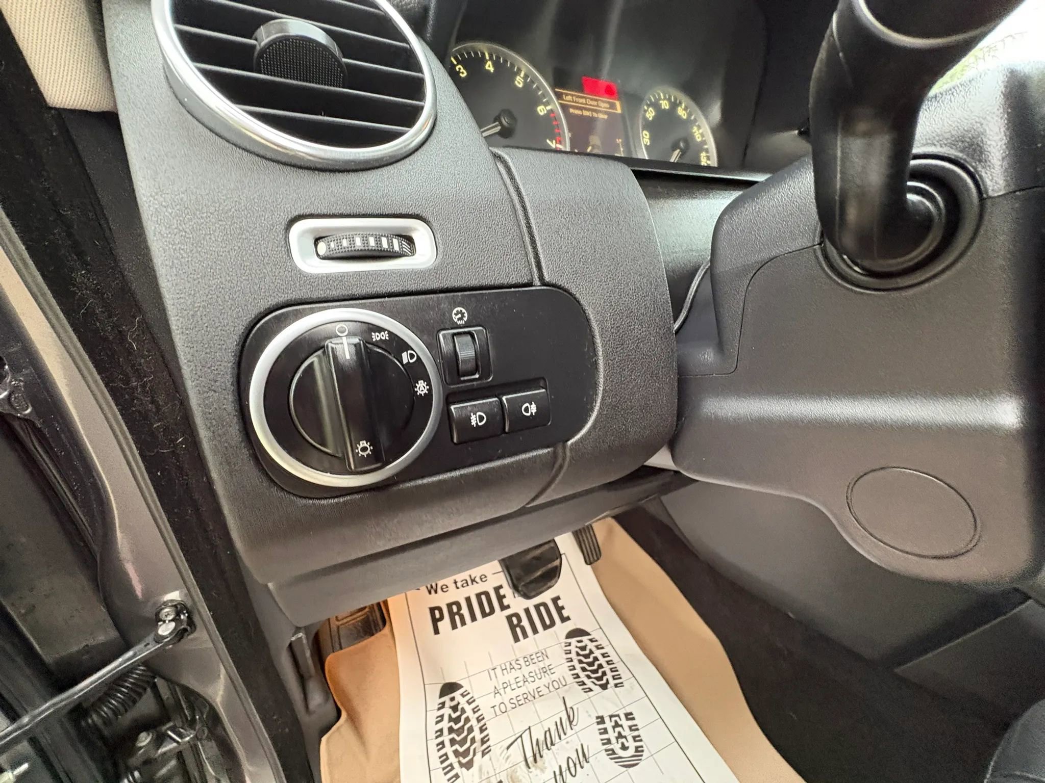 Used 2015 Land Rover LR4 HSE image 12