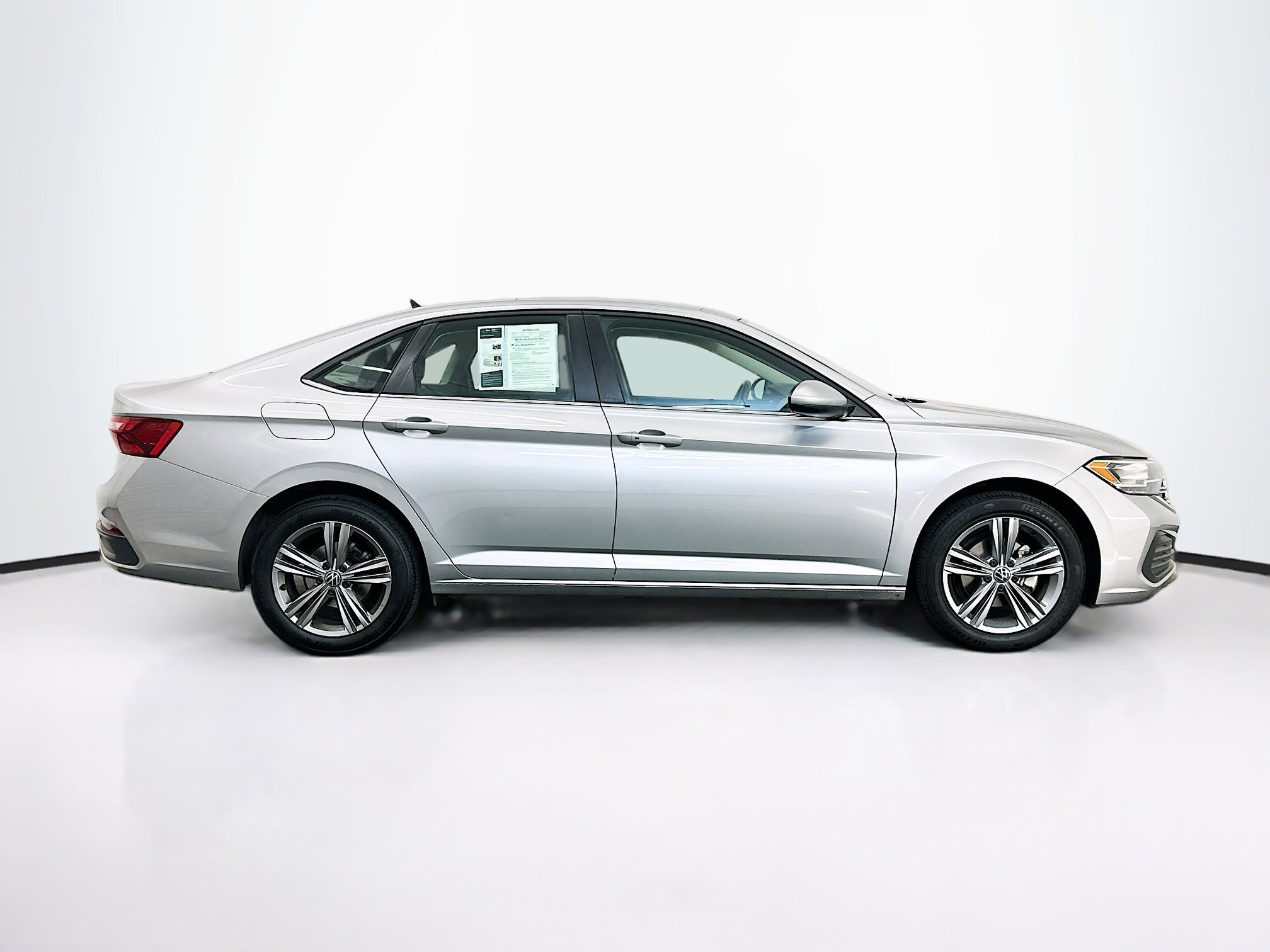 Used 2024 Volkswagen Jetta SE image 10