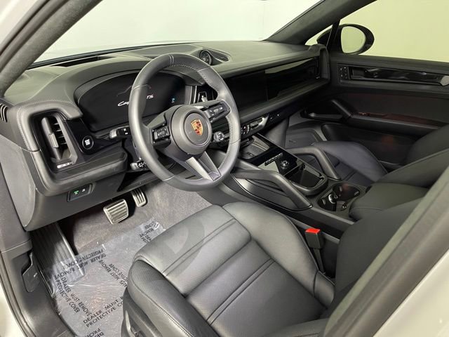 Used 2025 Porsche Cayenne GTS image 4