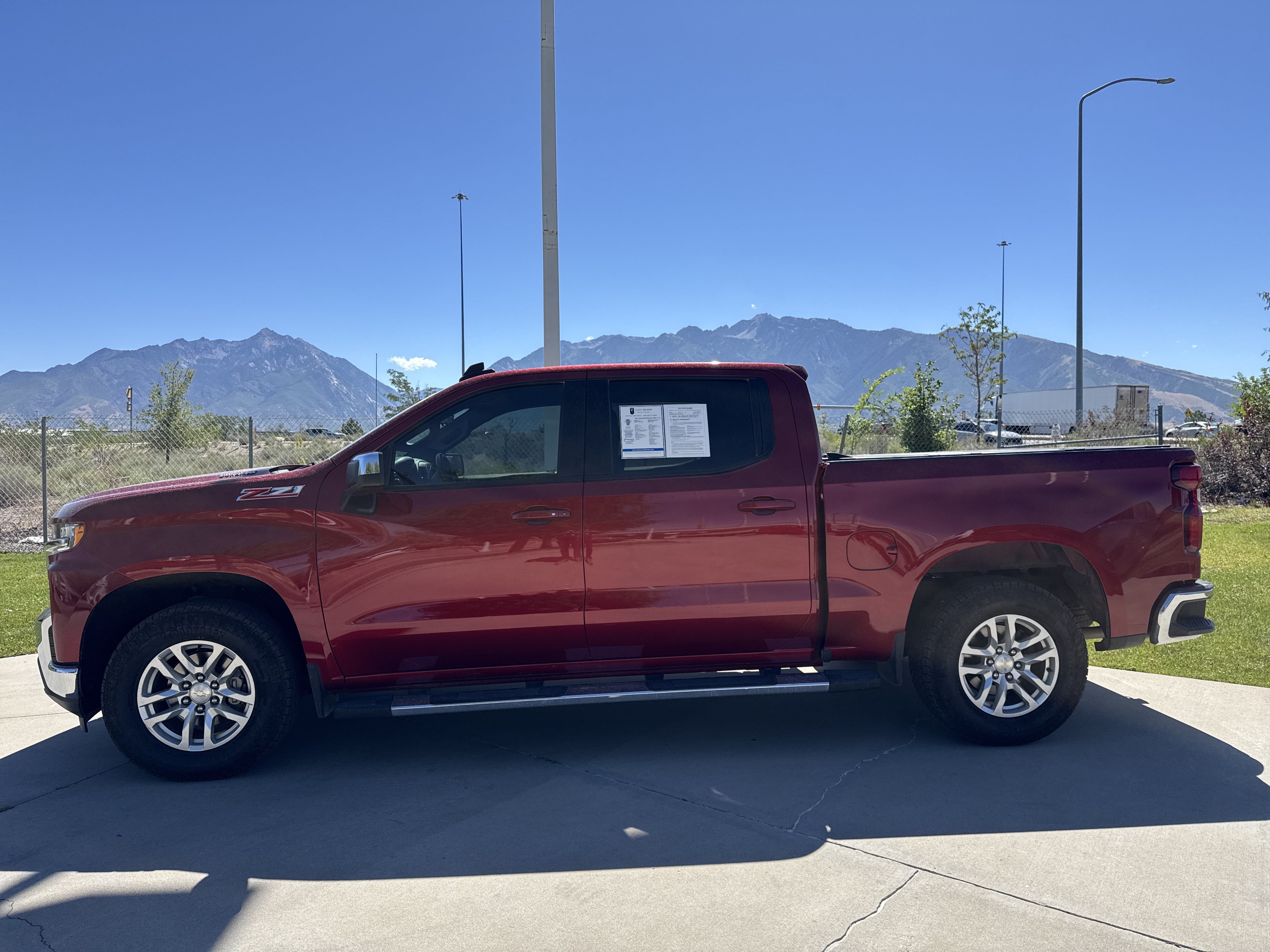 Used 2021 Chevrolet Silverado 1500 LT w/ Diesel Off-Road Package AWD/4WD image 2
