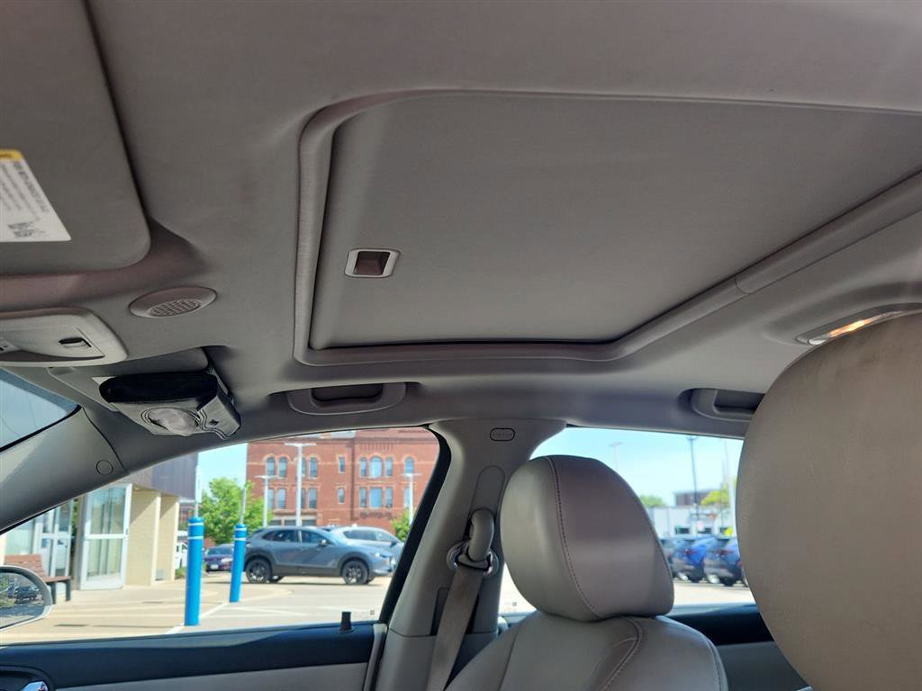 Used 2013 Chevrolet Impala LTZ FWD image 11