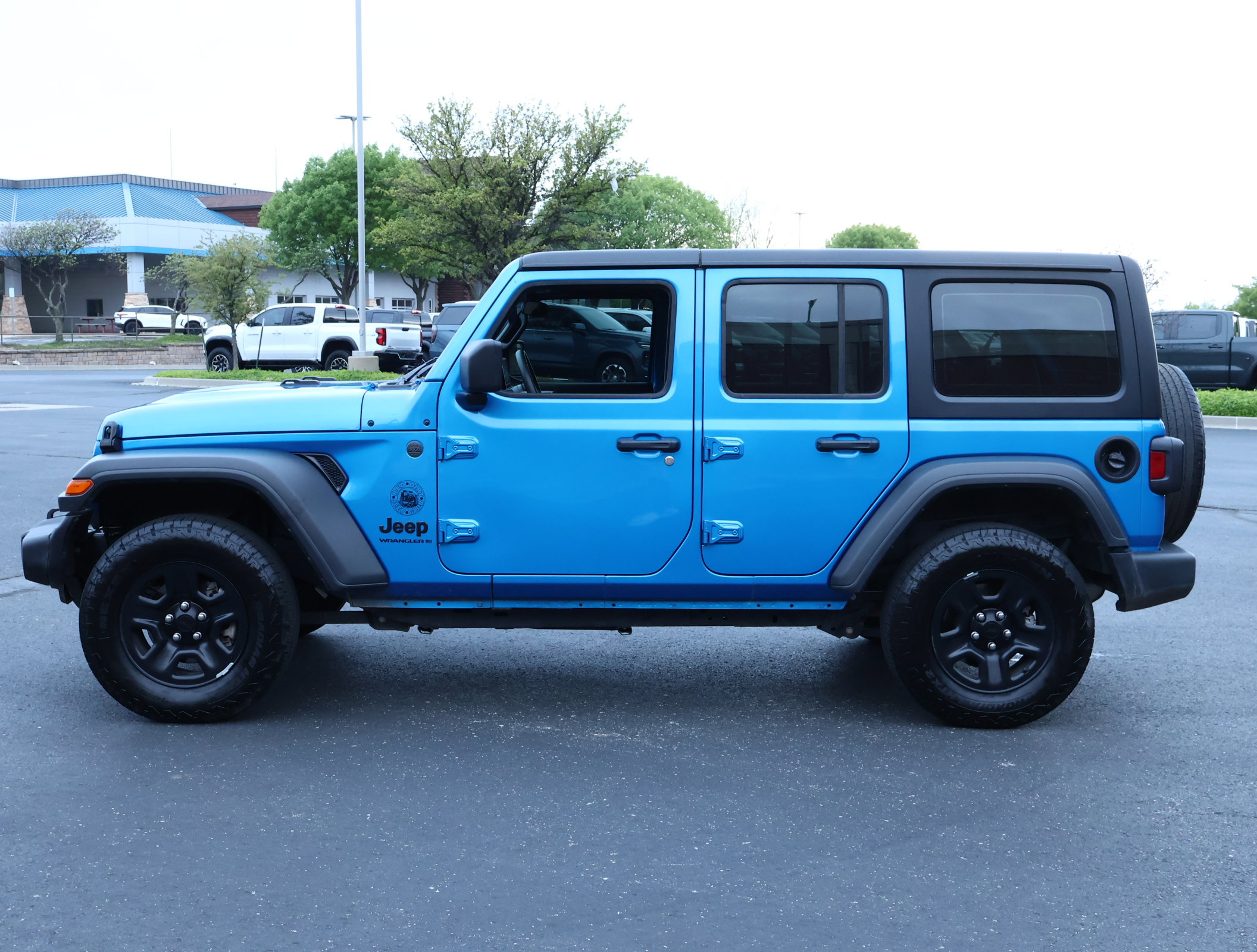 Used 2025 Jeep Wrangler Sport AWD/4WD image 26