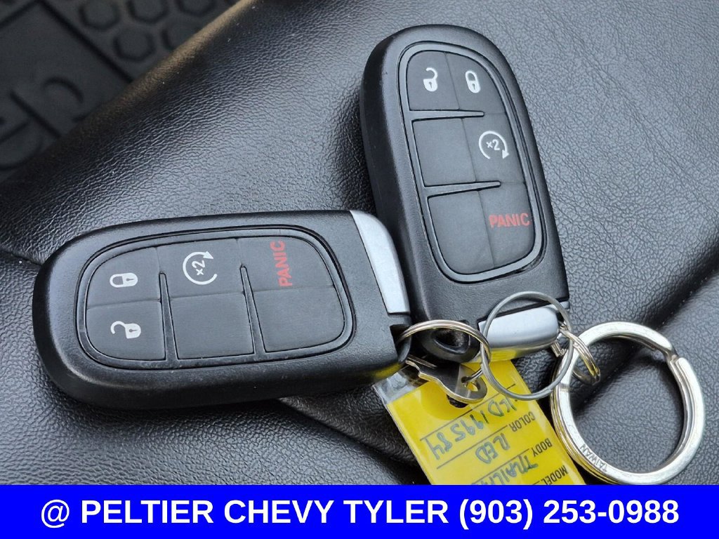 Used 2019 Jeep Cherokee Trailhawk w/ Cold Weather Group AWD/4WD image 39