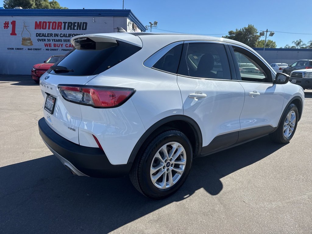 Used 2022 Ford Escape SE image 4