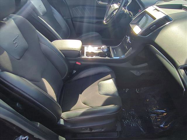 Used 2020 Ford Edge ST w/ Cold Weather Package image 21